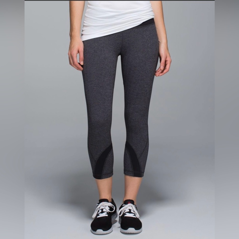 Lululemon Run Inspire Crop All
Luxtreme Herringbone Vintage Leggings Tights